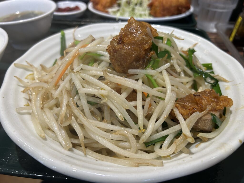 南京路の塩ベースのレバニラ炒め