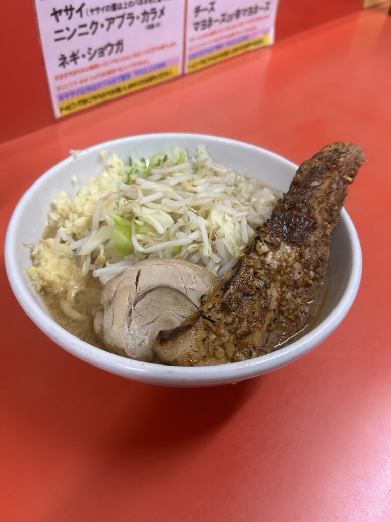 らー麺 ぶたのジョー。のラーメン小とテキサスステーキ小