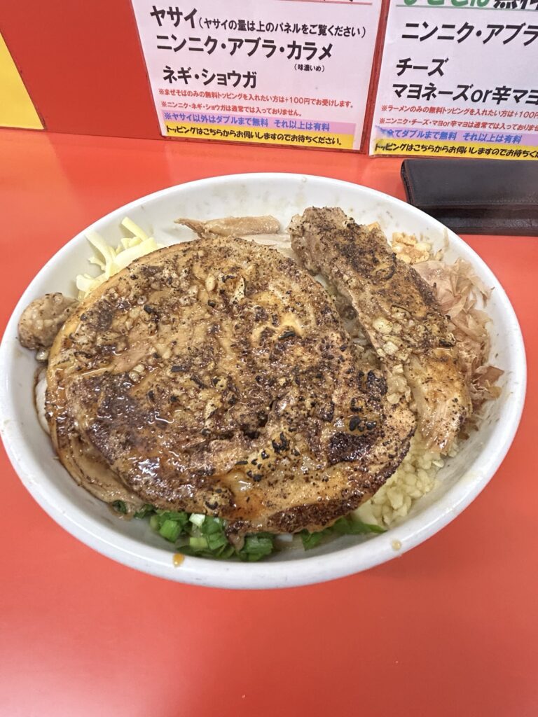 らー麺 ぶたのジョー。のまぜそば中とテキサスステーキ大