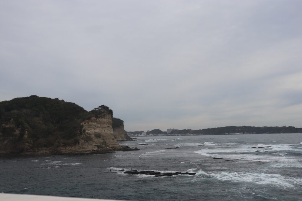 勝浦の海