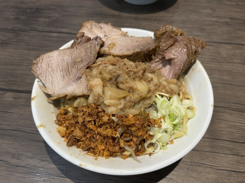 ラーメンマルキの汁なし(中)+豚1枚