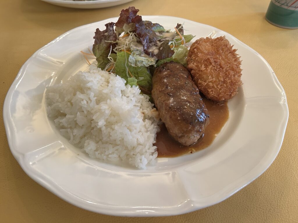 ミックスプレート(ハンバーグとカニクリームコロッケ)