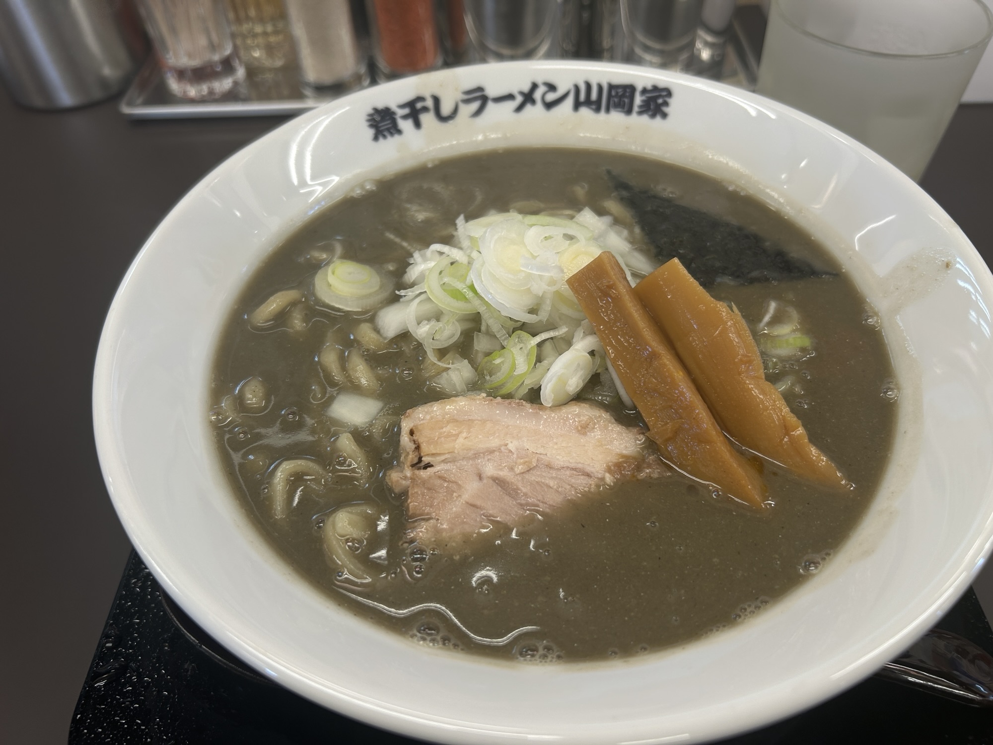 極濃煮干し豚骨ラーメン
